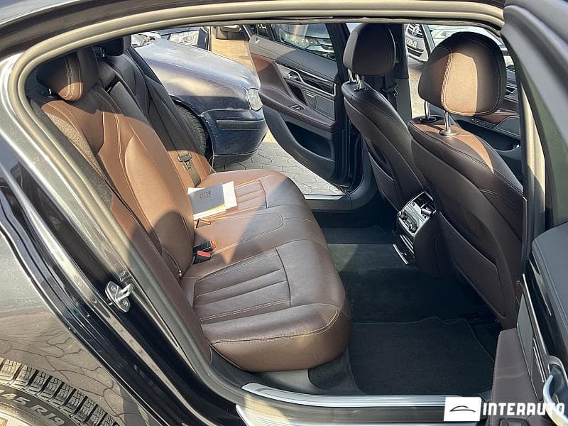2019 BMW 740 — Miniatură 21