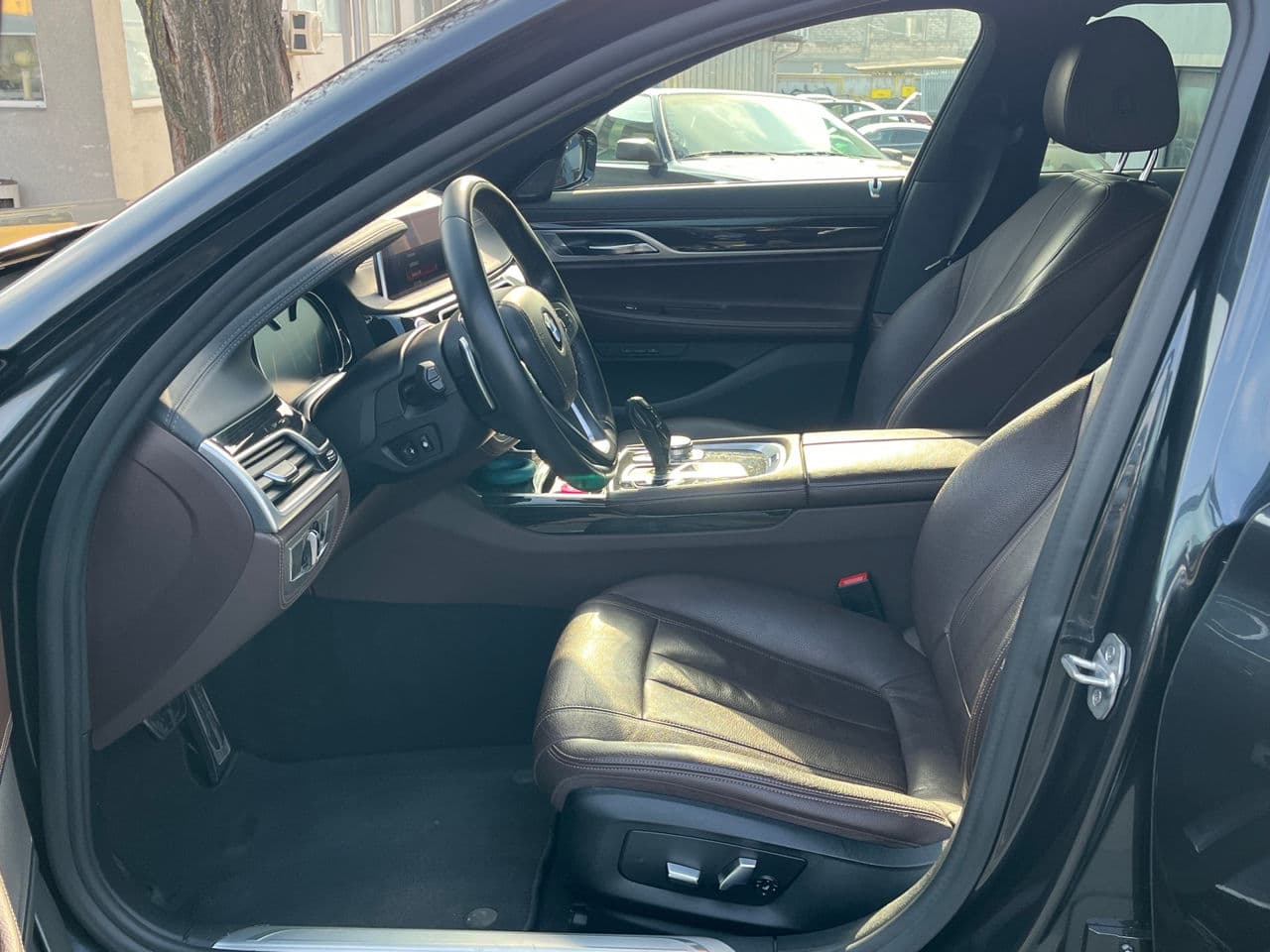 2019 BMW 740 — Miniatură 8