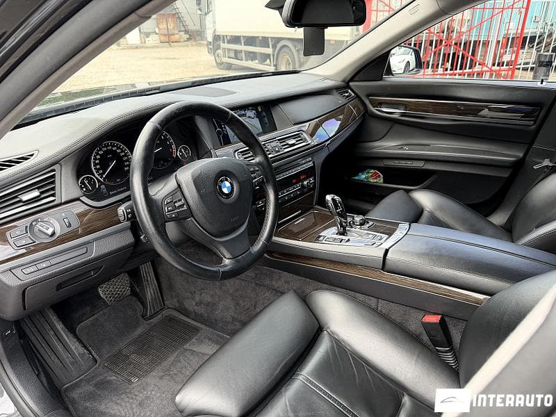 2009 BMW 750 — Miniatură 5