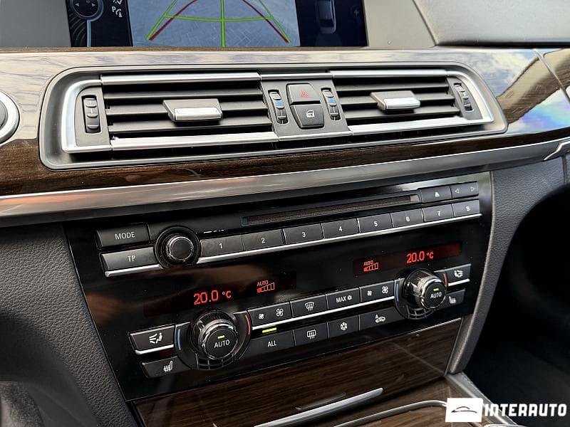 2009 BMW 750 — Miniatură 11
