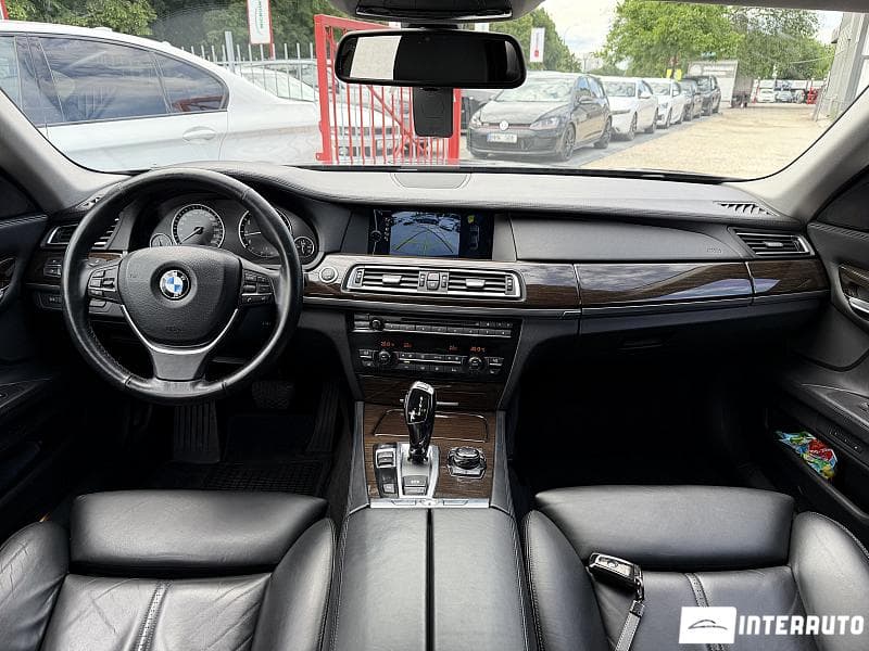 2009 BMW 750 — Miniatură 7