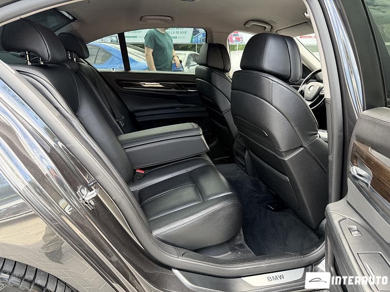 2009 BMW 750 — Miniatură 14