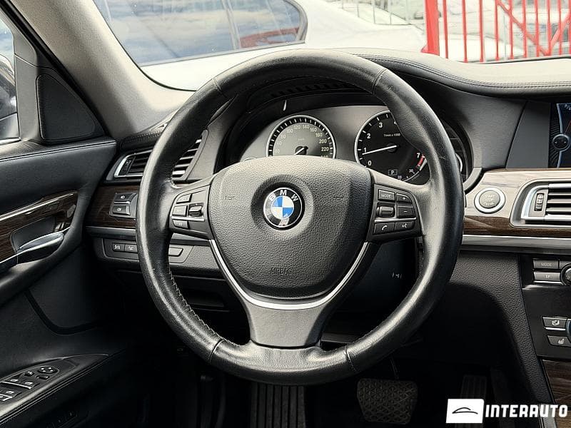 2009 BMW 750 — Miniatură 8