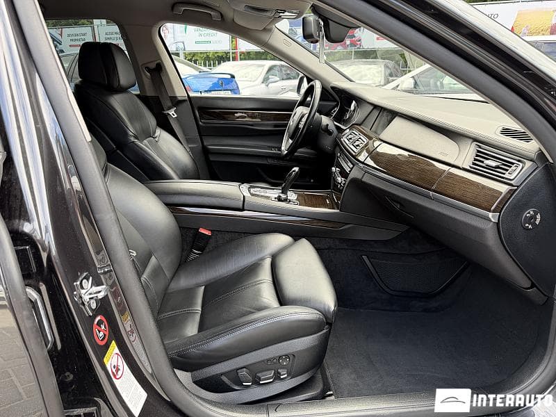 2009 BMW 750 — Miniatură 13