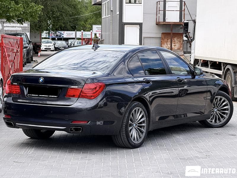 2009 BMW 750 — Miniatură 3