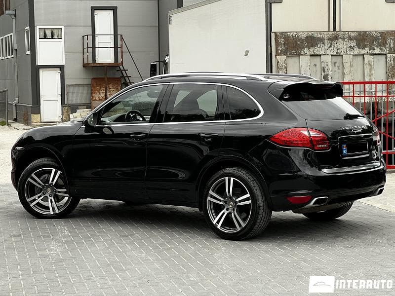 2010 Porsche Cayenne — Miniatură 2
