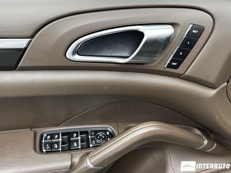 2010 Porsche Cayenne — Miniatură 16
