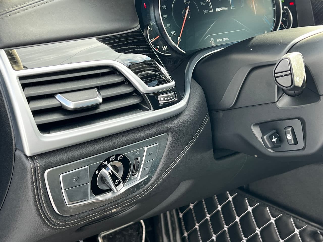 2016 BMW 740e — Miniatură 13