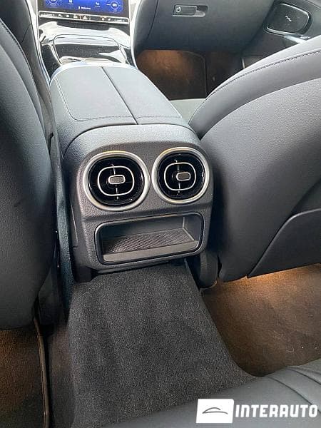 2023 Mercedes C 300e — Miniatură 22