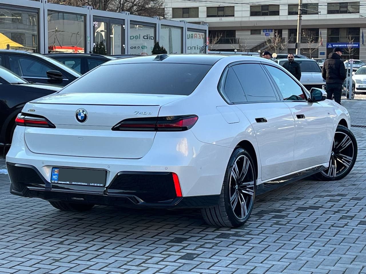 2024 BMW 740 — Miniatură 2