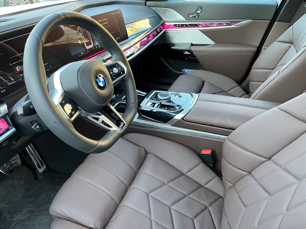 2024 BMW 740 — Miniatură 5