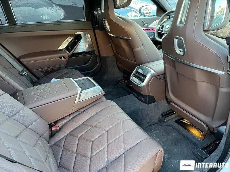 2024 BMW 740 — Miniatură 19
