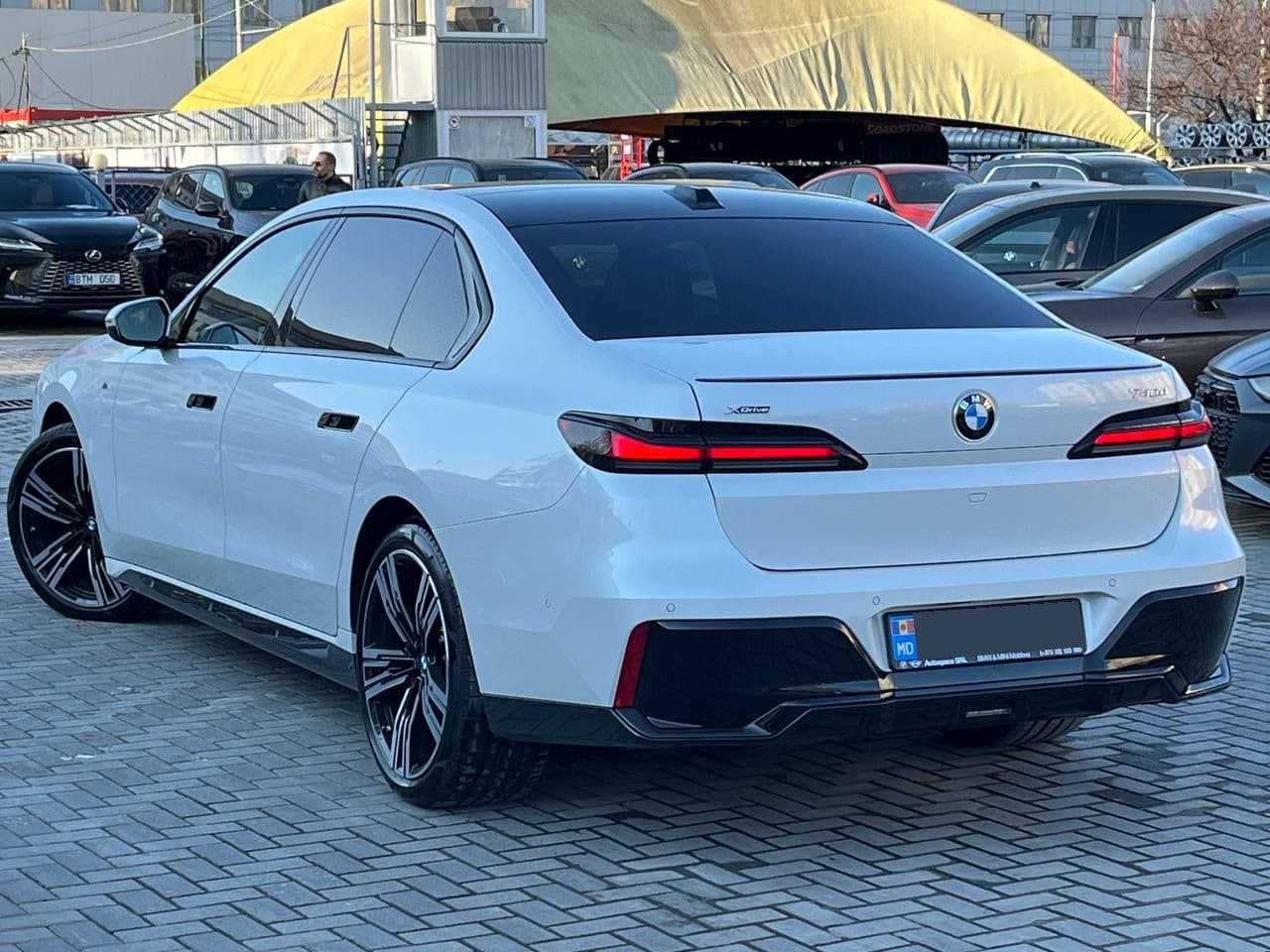 2024 BMW 740 — Miniatură 4