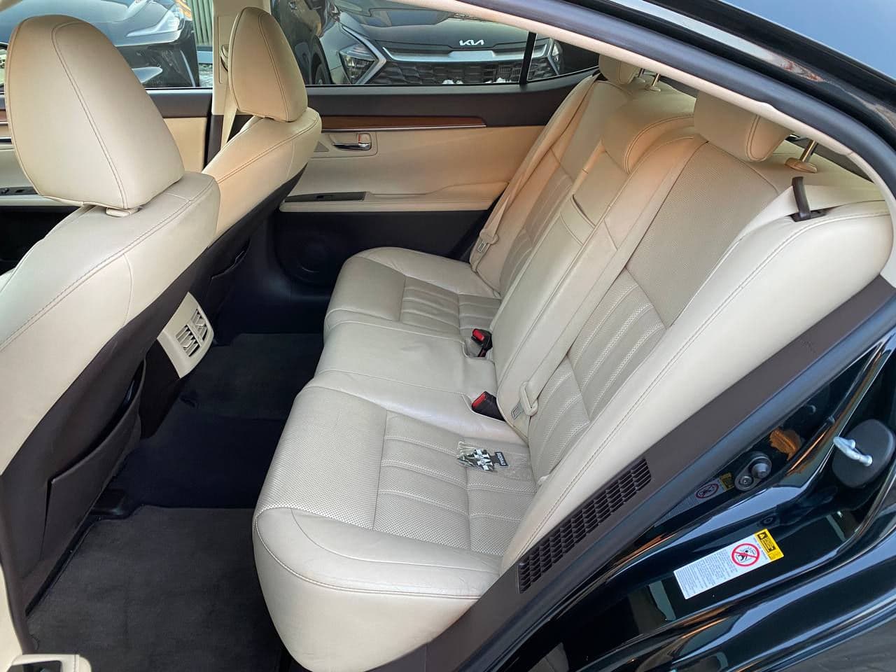 2017 Lexus ES 300h — Miniatură 20