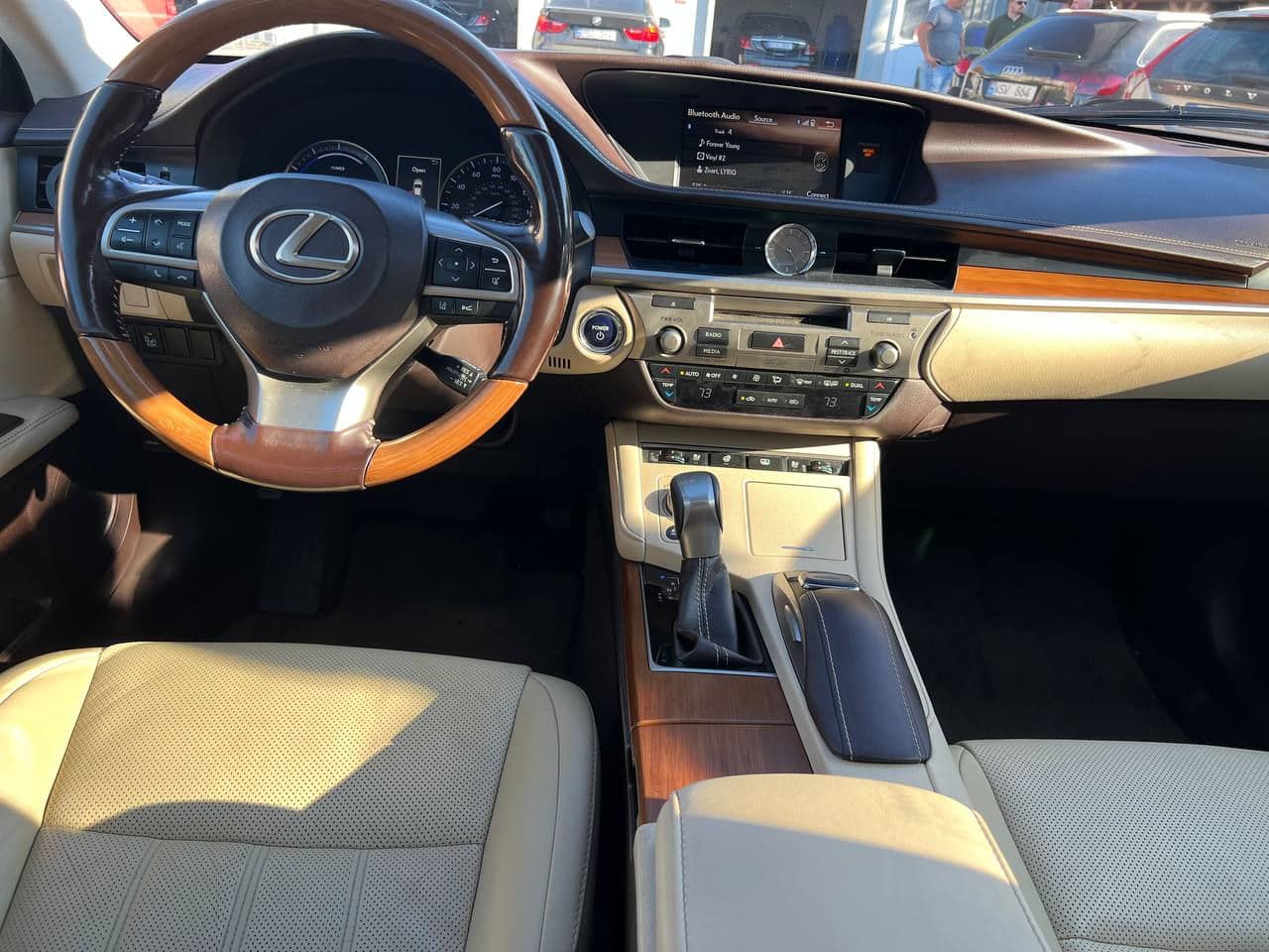 2017 Lexus ES 300h — Miniatură 6