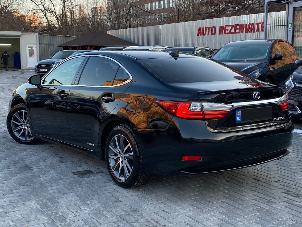 2017 Lexus ES 300h — Miniatură 4