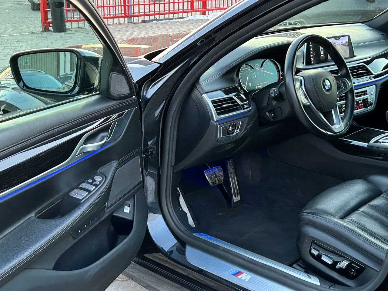 BMW 740 2018 — Миниатюра 7