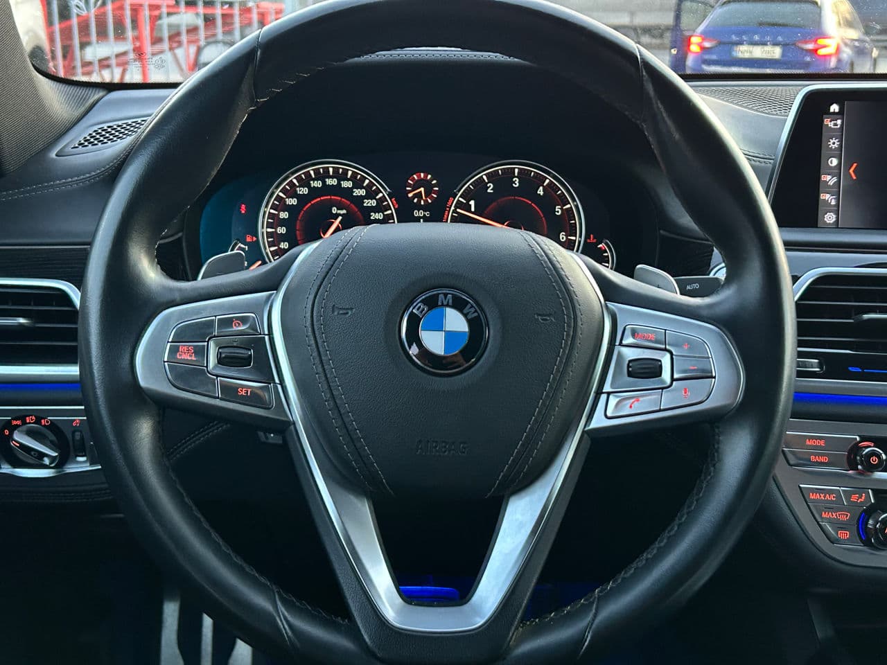 BMW 740 2018 — Миниатюра 12