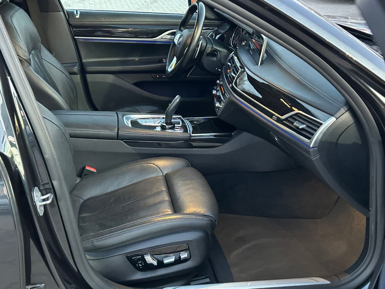 BMW 740 2018 — Миниатюра 17
