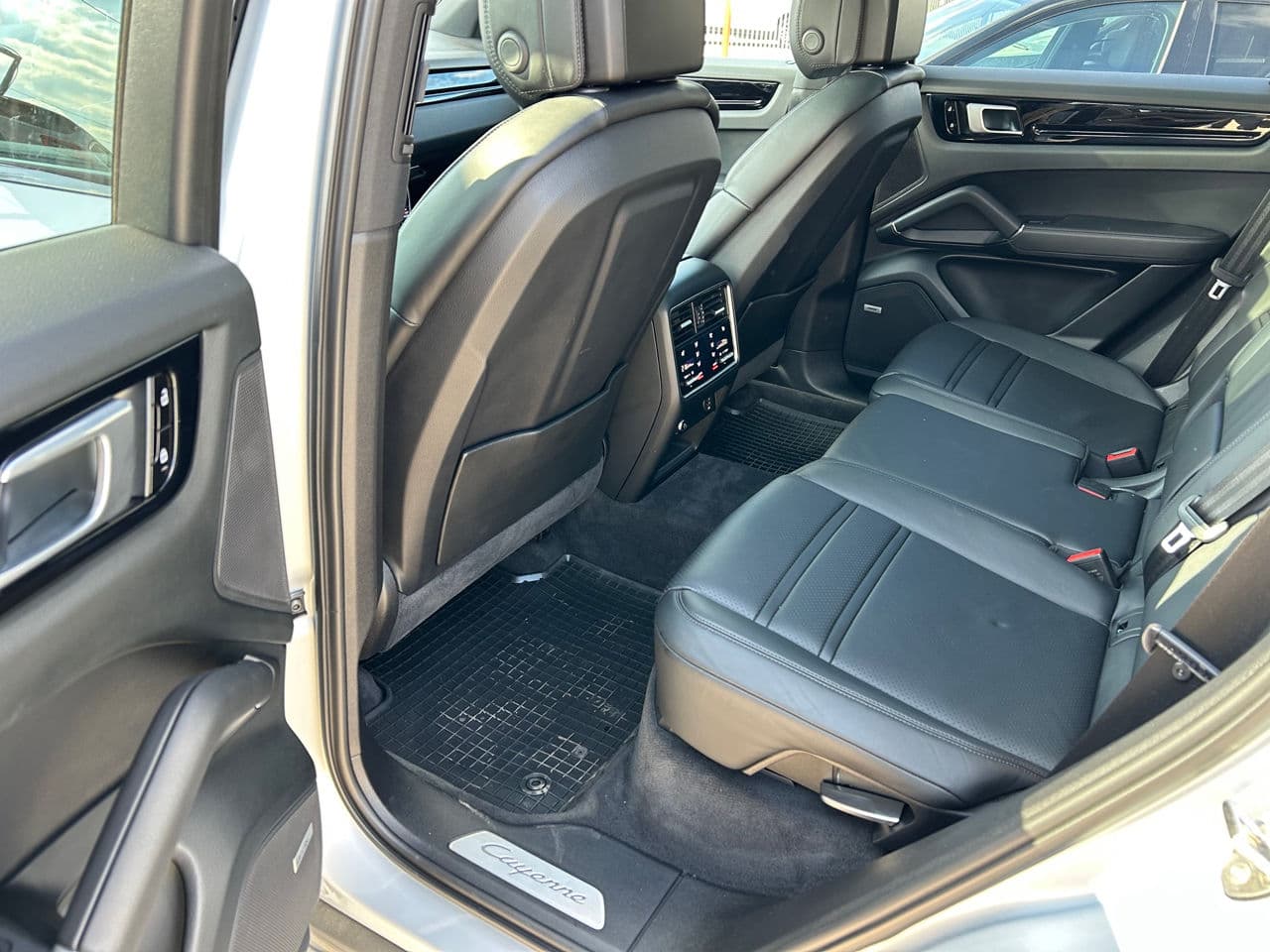 Porsche Cayenne 2019 — Миниатюра 18