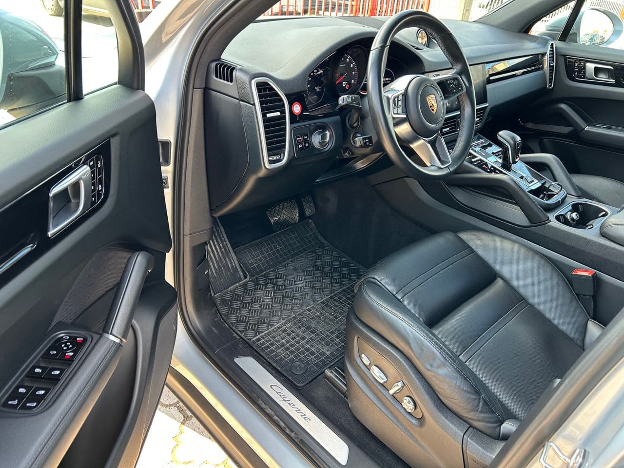 Porsche Cayenne 2019 — Миниатюра 6