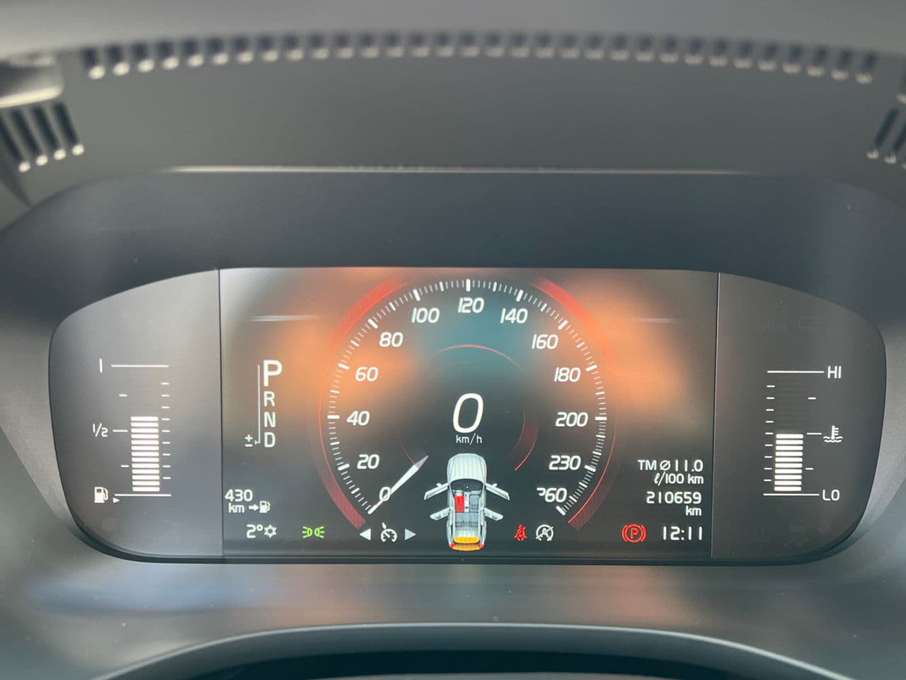 Volvo XC 60 2018 — Миниатюра 8