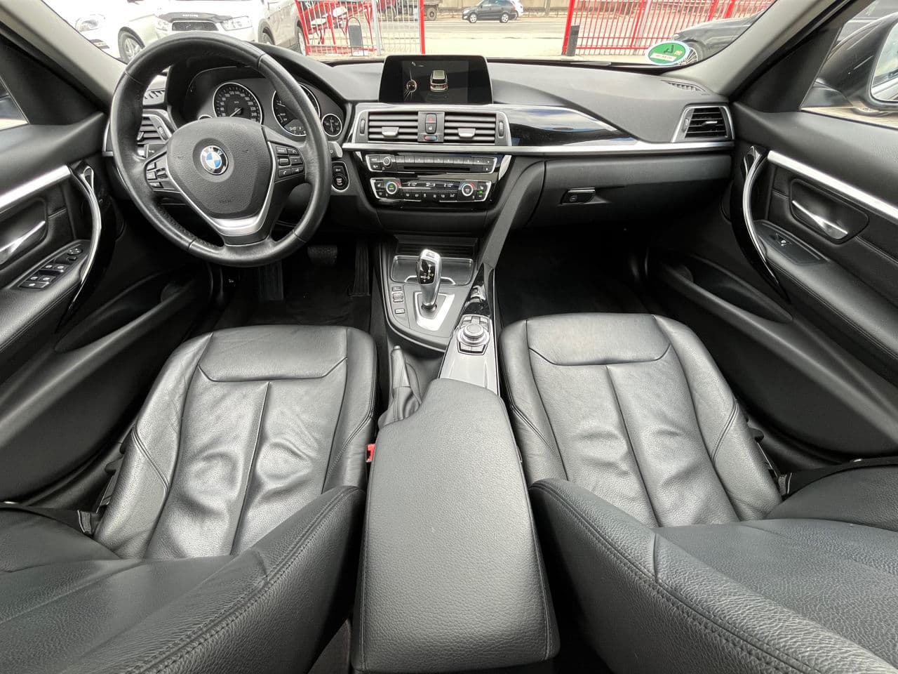 2017 BMW 318 — Miniatură 7
