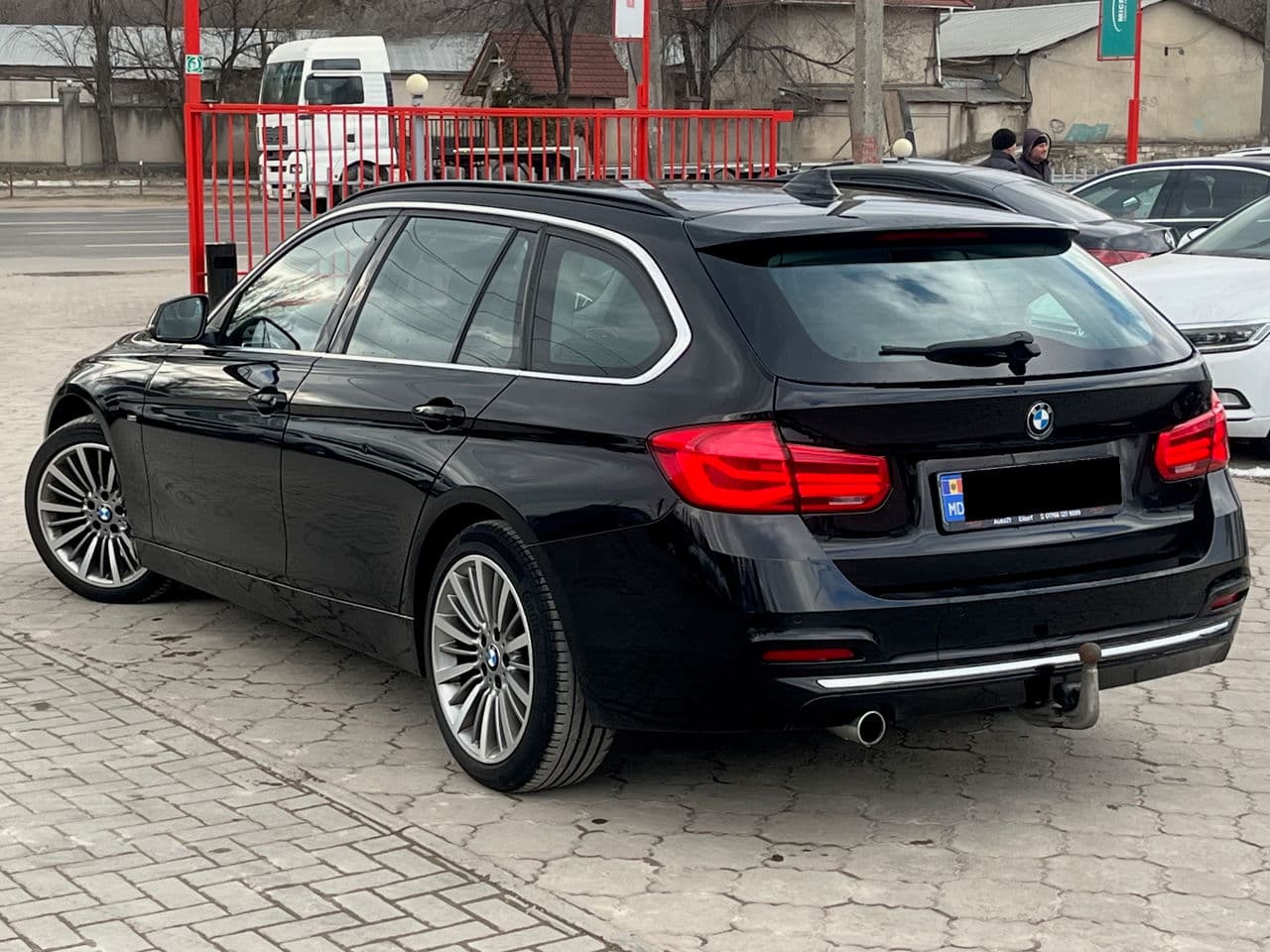 2017 BMW 318 — Miniatură 2