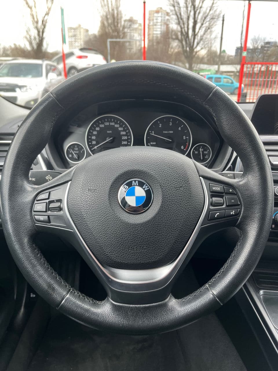 2017 BMW 318 — Miniatură 9