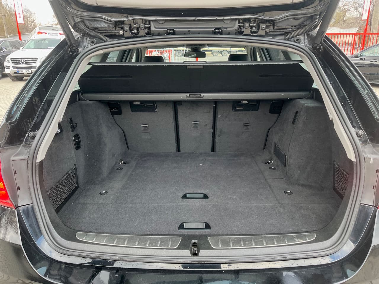 2017 BMW 318 — Miniatură 17