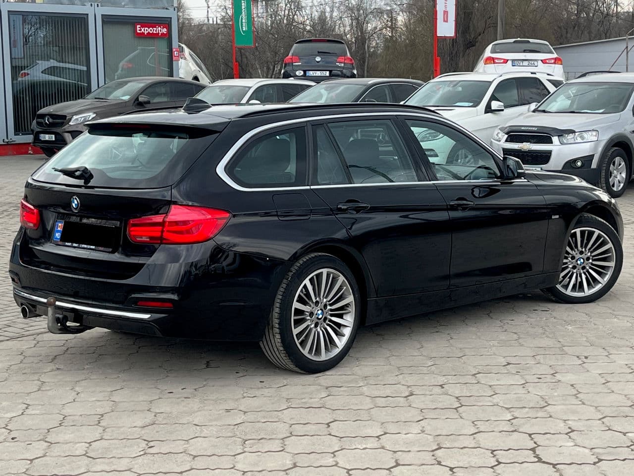 2017 BMW 318 — Miniatură 3
