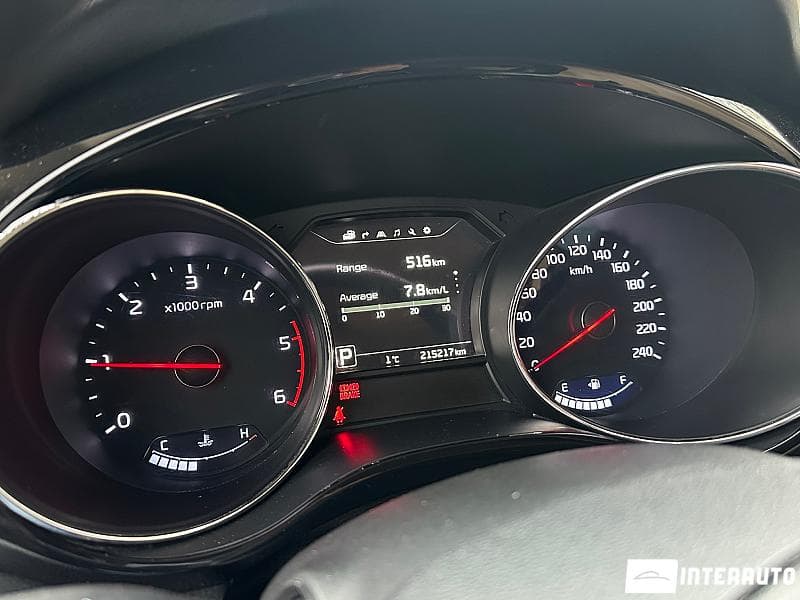 2015 Kia Carnival — Miniatură 14