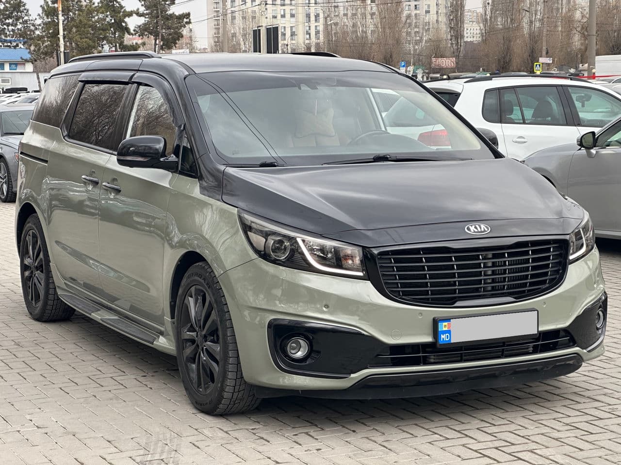 2015 Kia Carnival — Miniatură 3