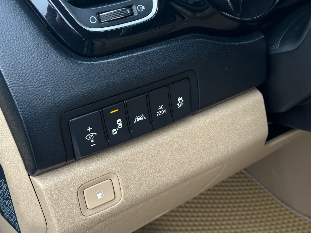 2015 Kia Carnival — Miniatură 10