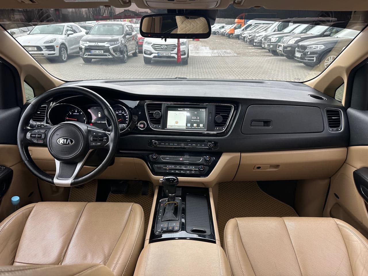 2015 Kia Carnival — Miniatură 12