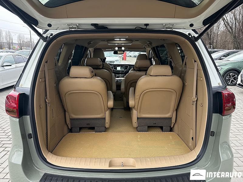 2015 Kia Carnival — Miniatură 24