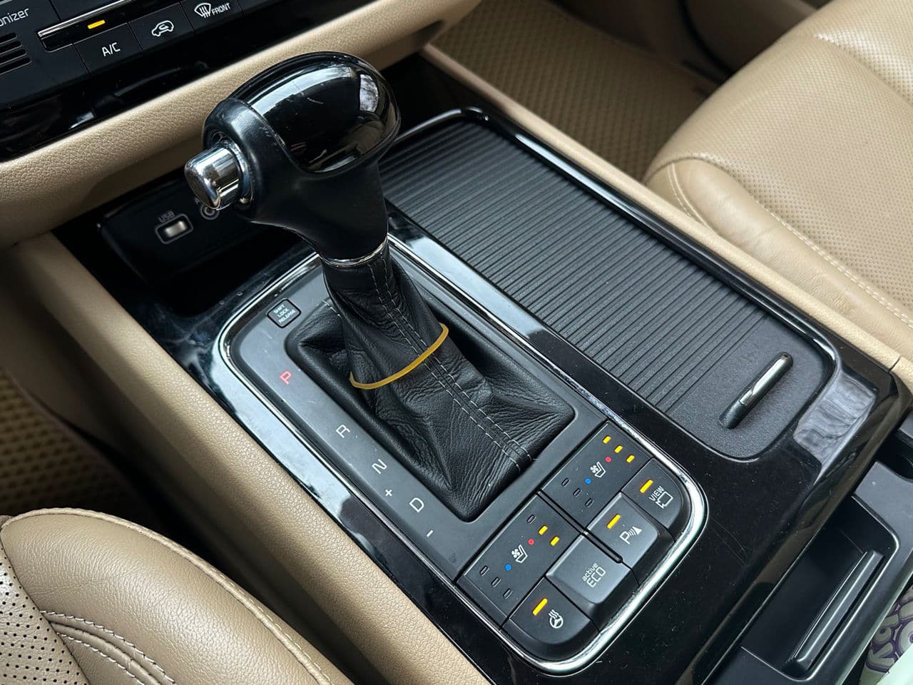 2015 Kia Carnival — Miniatură 17