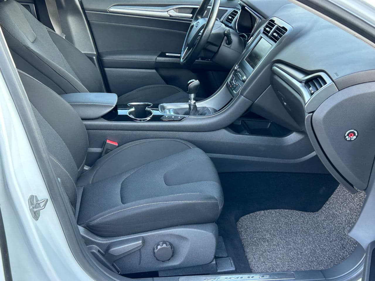 Ford Mondeo 2016 — Миниатюра 16