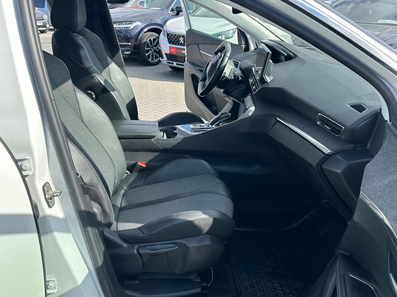 2021 Peugeot 3008 — Miniatură 16