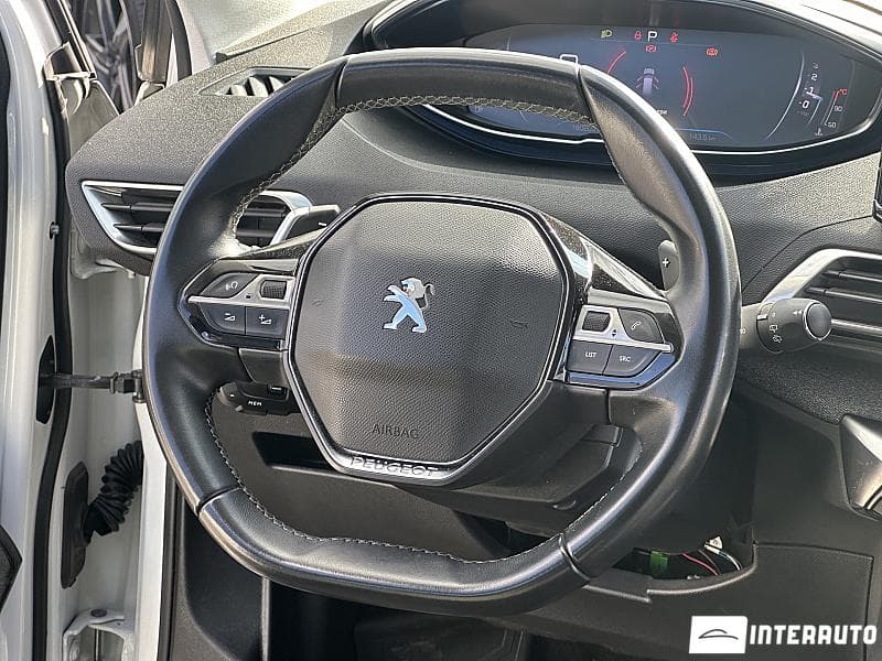 2021 Peugeot 3008 — Miniatură 8