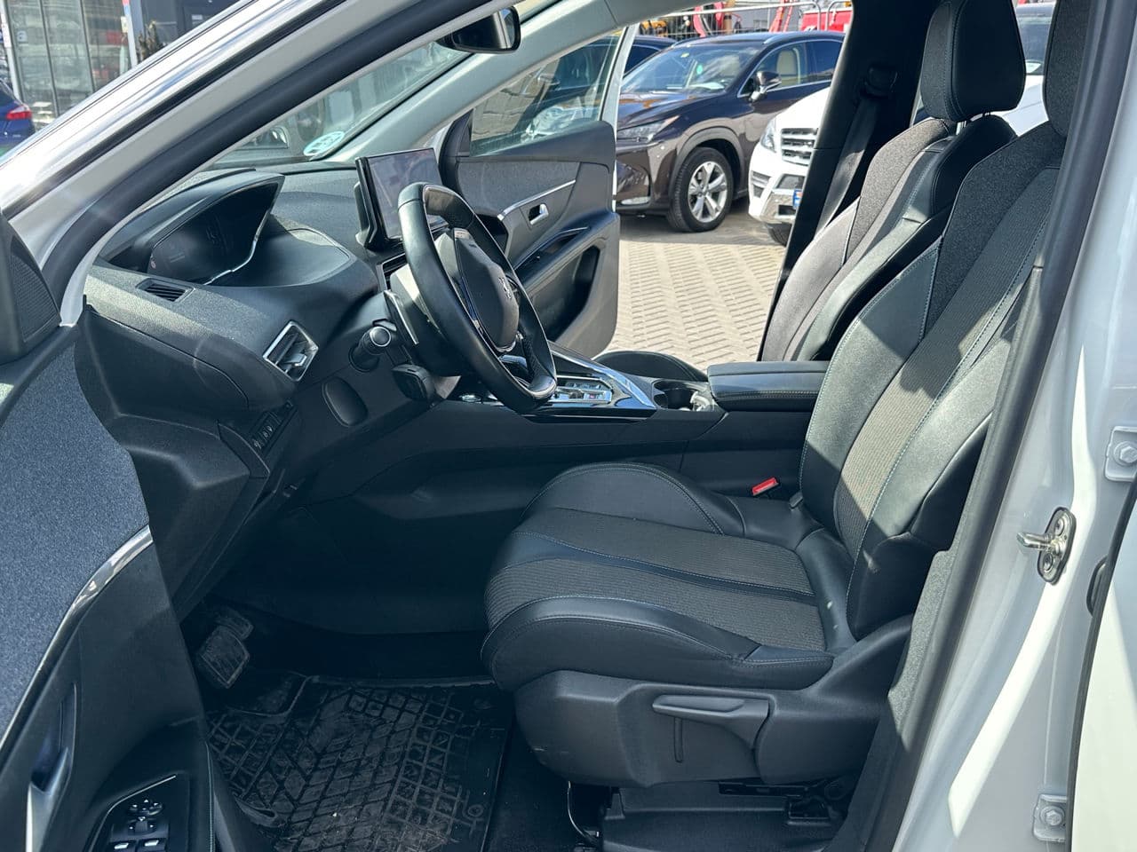 2021 Peugeot 3008 — Miniatură 5