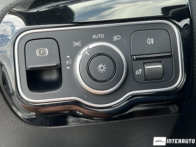 2020 Mercedes A 180 — Miniatură 15