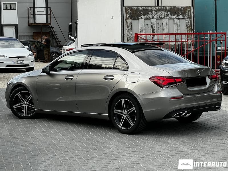 2020 Mercedes A 180 — Miniatură 2