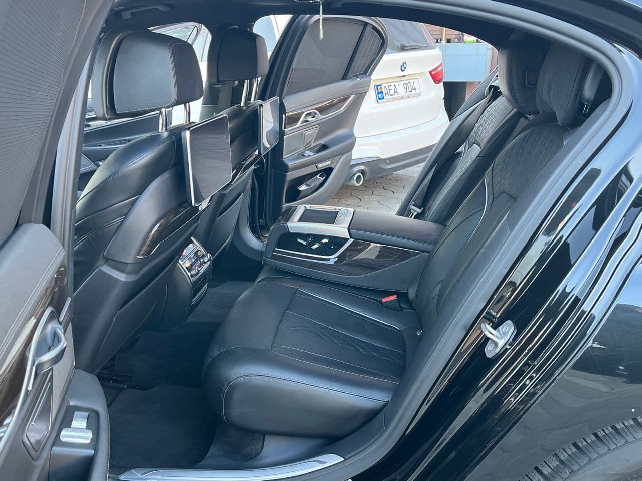 2016 BMW 740e — Miniatură 18