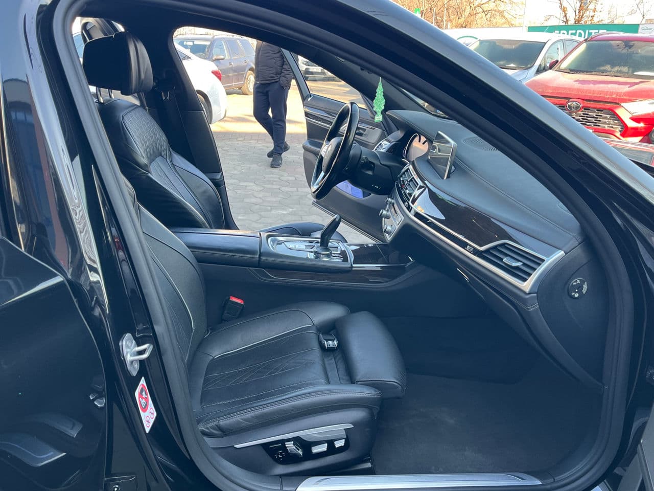 2016 BMW 740e — Miniatură 23
