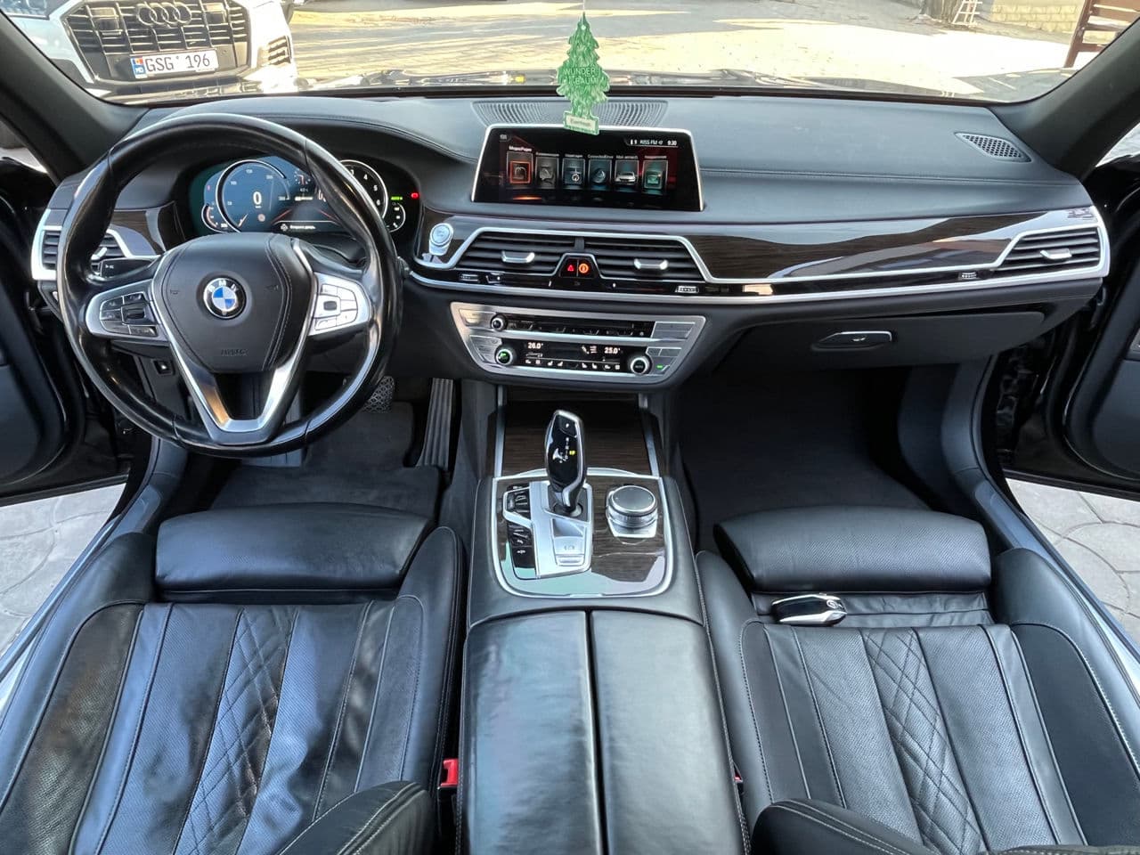 2016 BMW 740e — Miniatură 9