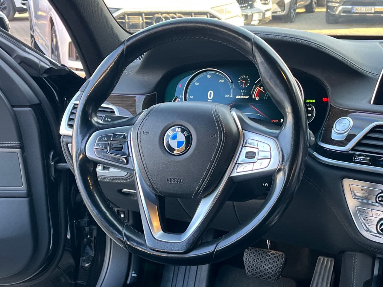 2016 BMW 740e — Miniatură 10