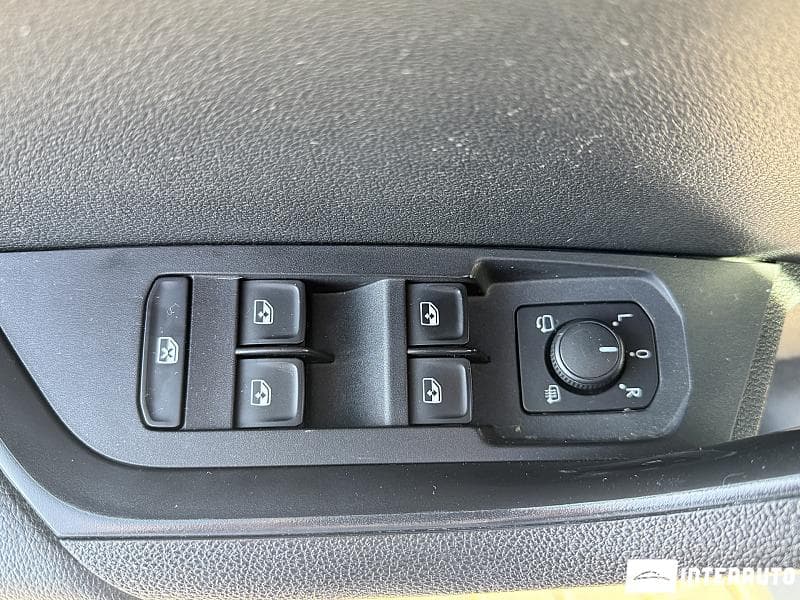 2018 Skoda Karoq — Miniatură 16