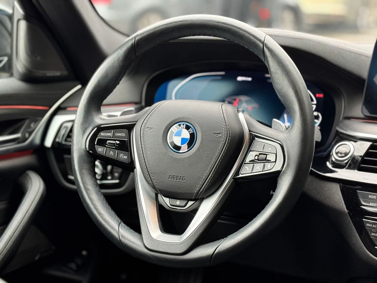 2022 BMW 530e — Miniatură 15
