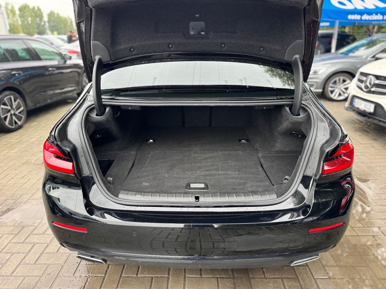 2022 BMW 530e — Miniatură 5
